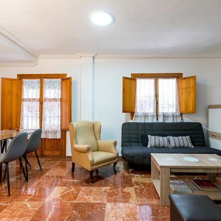 Holi-Rent Estrella Apartment Seville Exterior photo