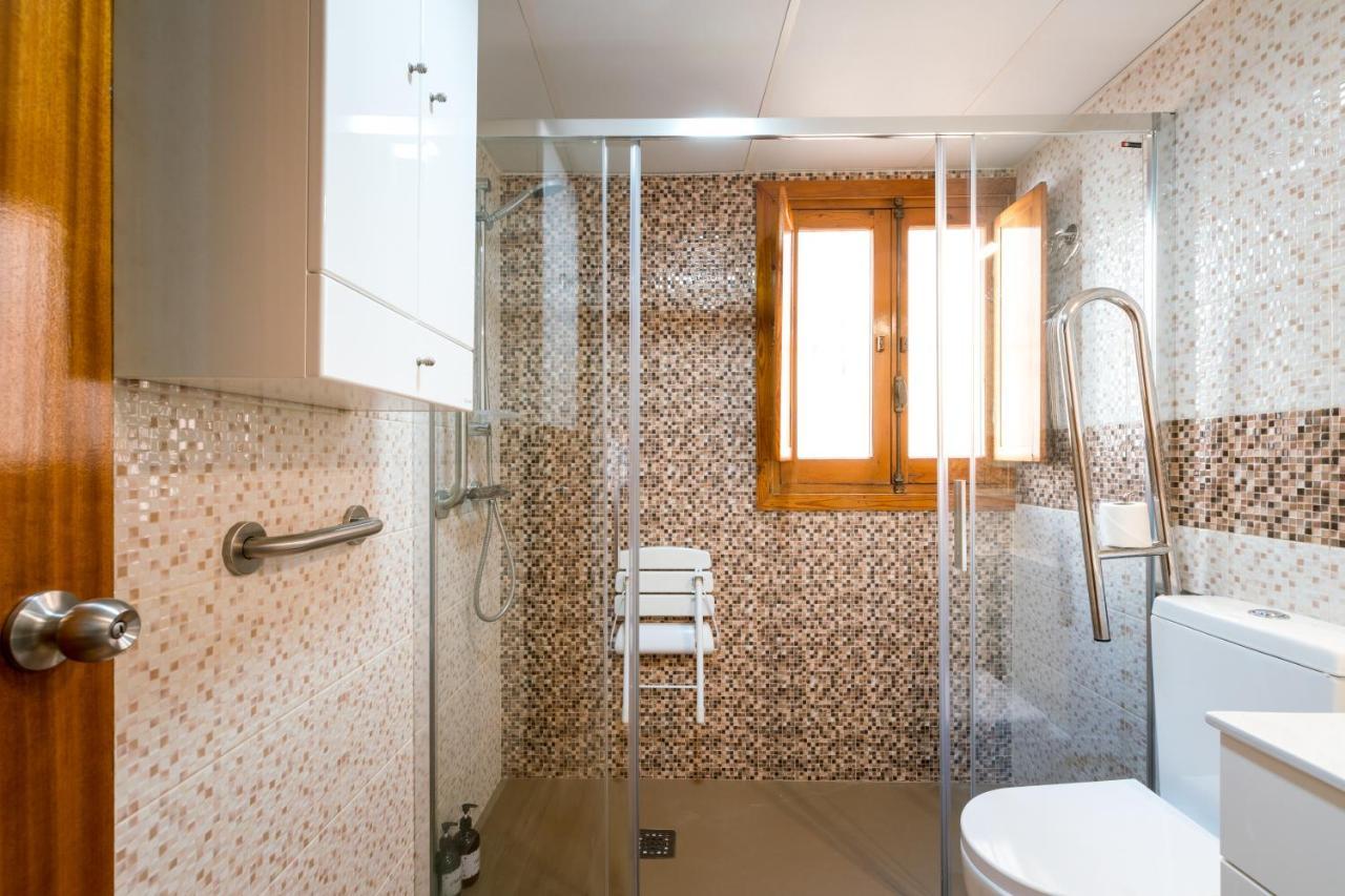 Holi-Rent Estrella Apartment Seville Exterior photo