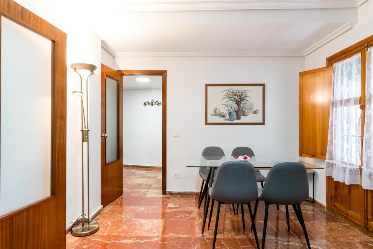 Holi-Rent Estrella Apartment Seville Exterior photo